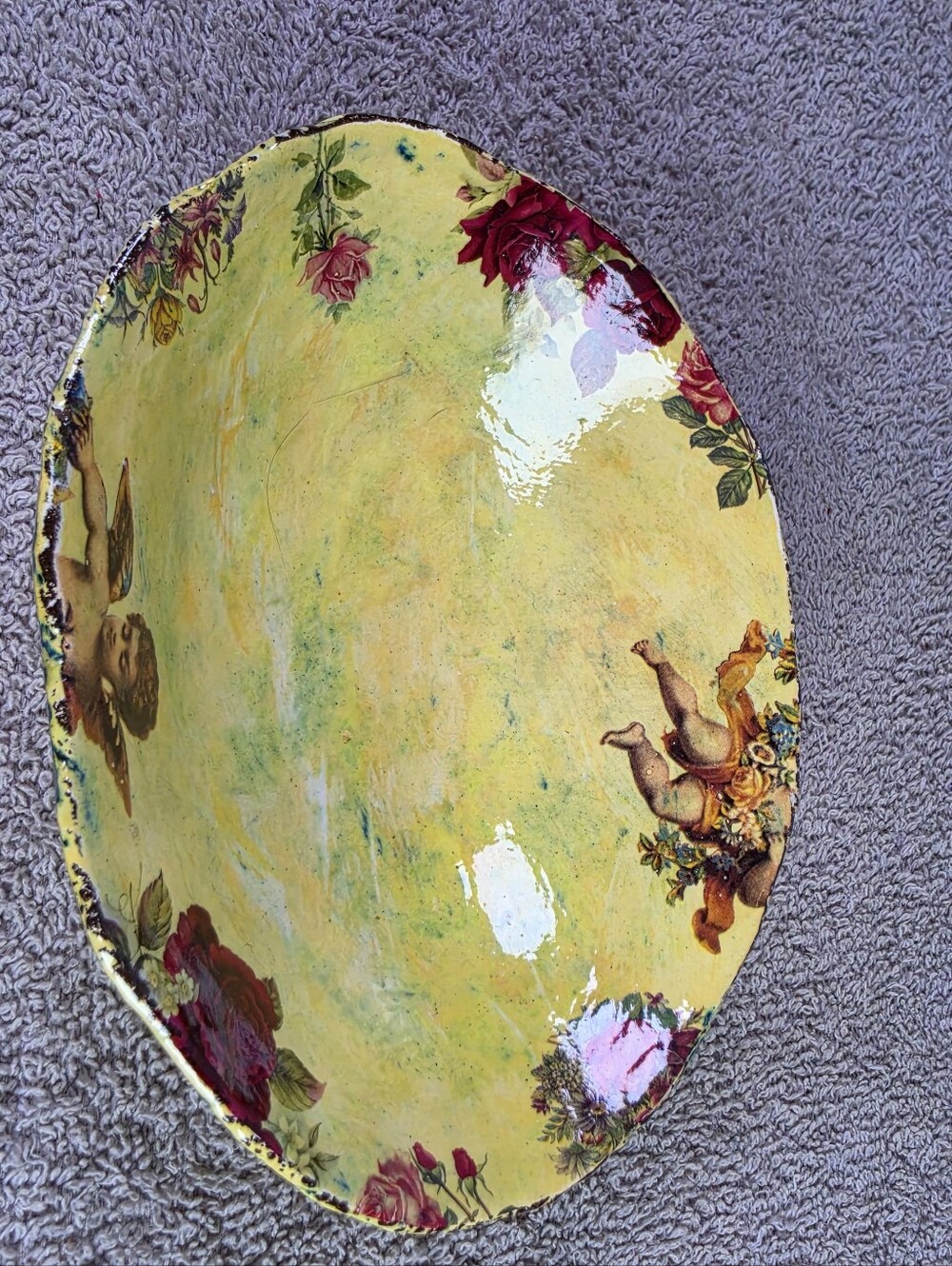 Yellow Trinket Bowl With Decopage Of Cherubs And Red Roses - Picture 11 of 11